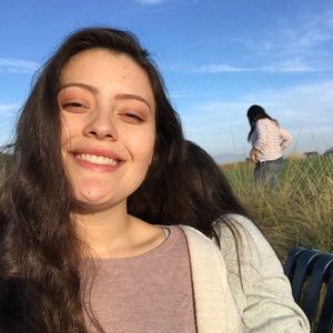 Meet your Posher, Carolina